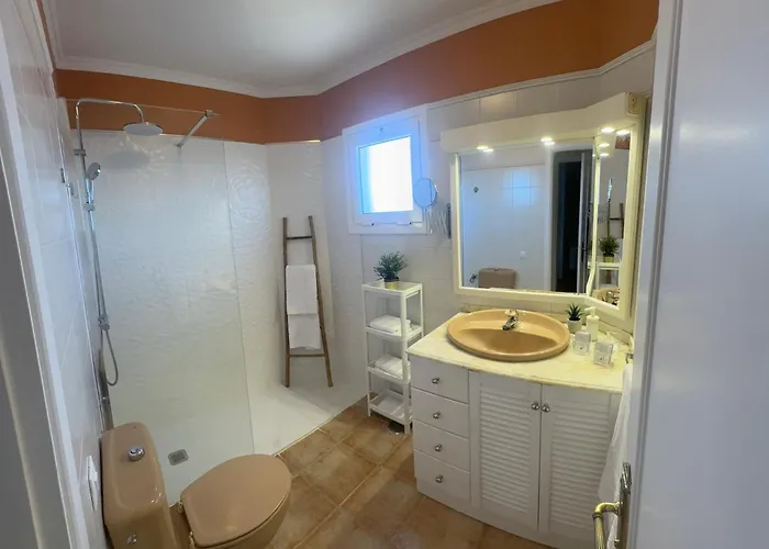 Apartment Maravilloso Duplex Frente Al Mar Con Parking Propio A Pie De Playa Radazul